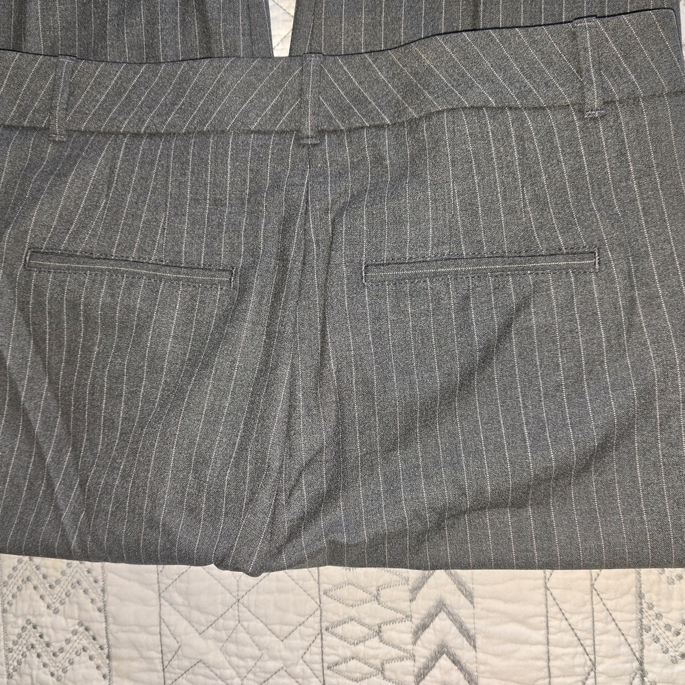 White House Black Market Gray Pinstripe Trousers 8 Long - Picture 8 of 8